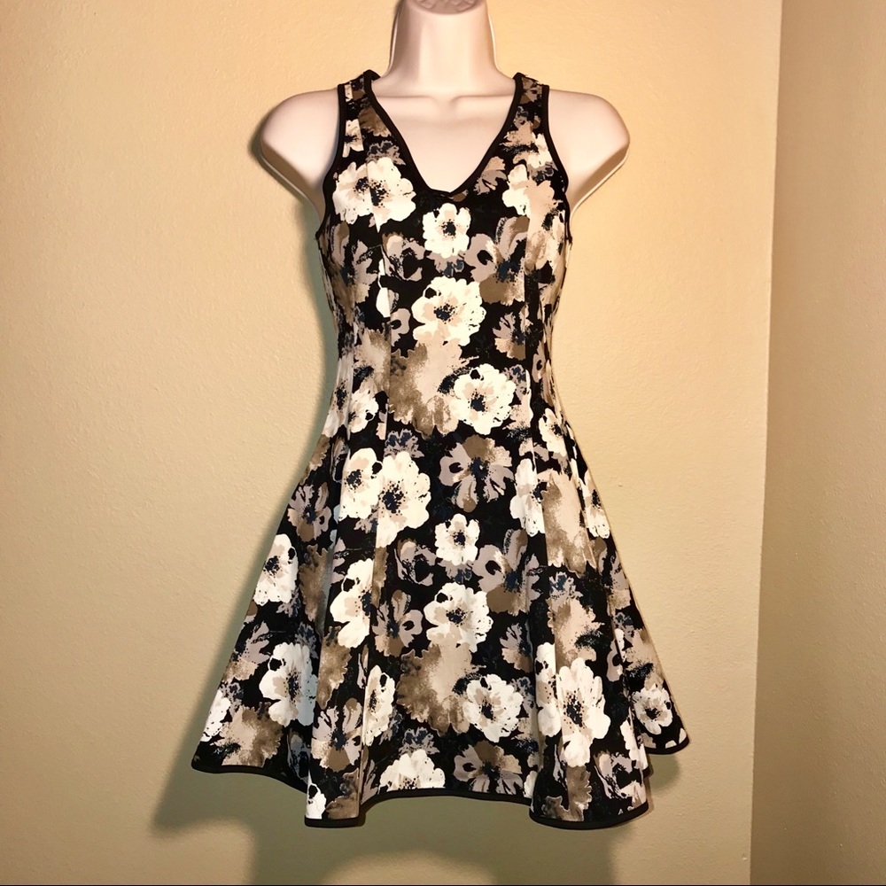 MODiste Stretchy Dress - Size XS
